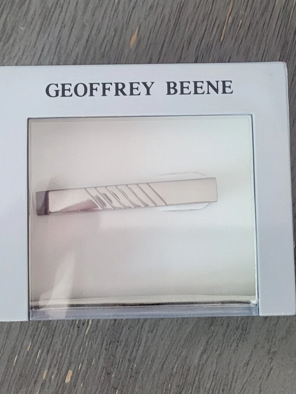 Geoffrey Beene Silver Diagonal-Engraved Tie Bar